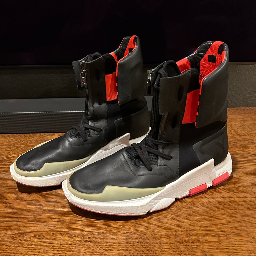 Adidas Y-3 high top sneaker *RARE*